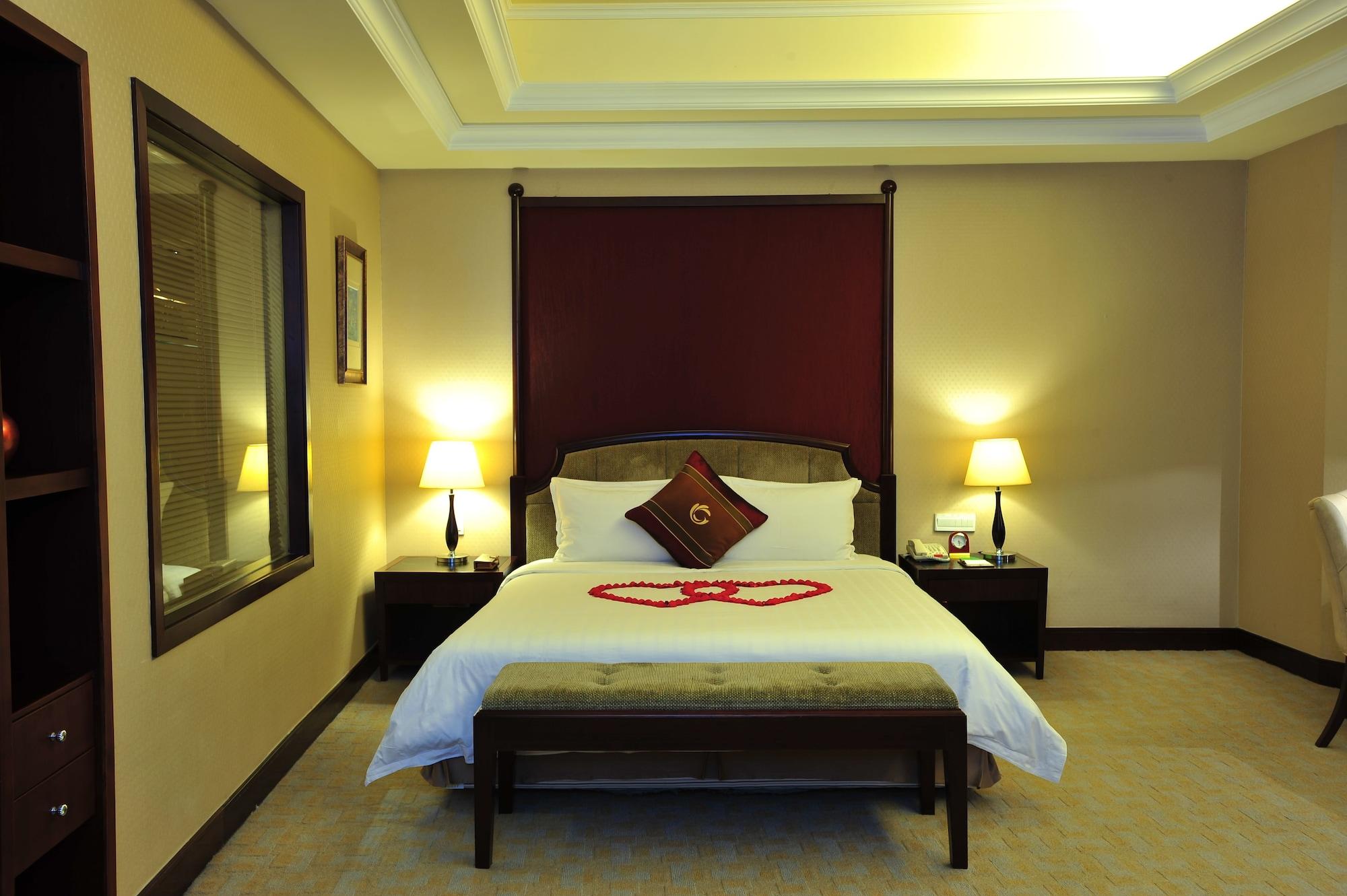 The Royal Marina Plaza Hotel Guangzhou Bagian luar foto