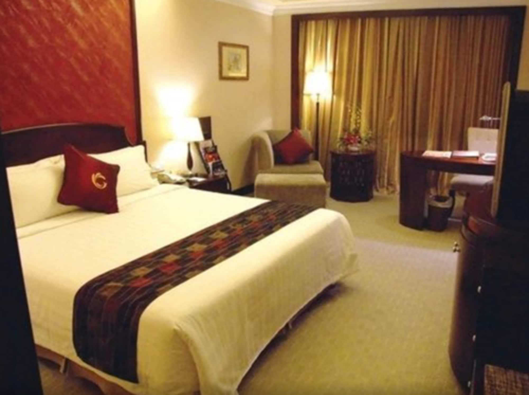 The Royal Marina Plaza Hotel Guangzhou Bagian luar foto