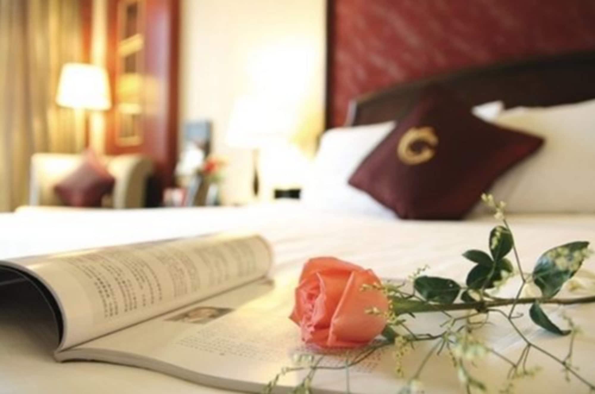 The Royal Marina Plaza Hotel Guangzhou Bagian luar foto