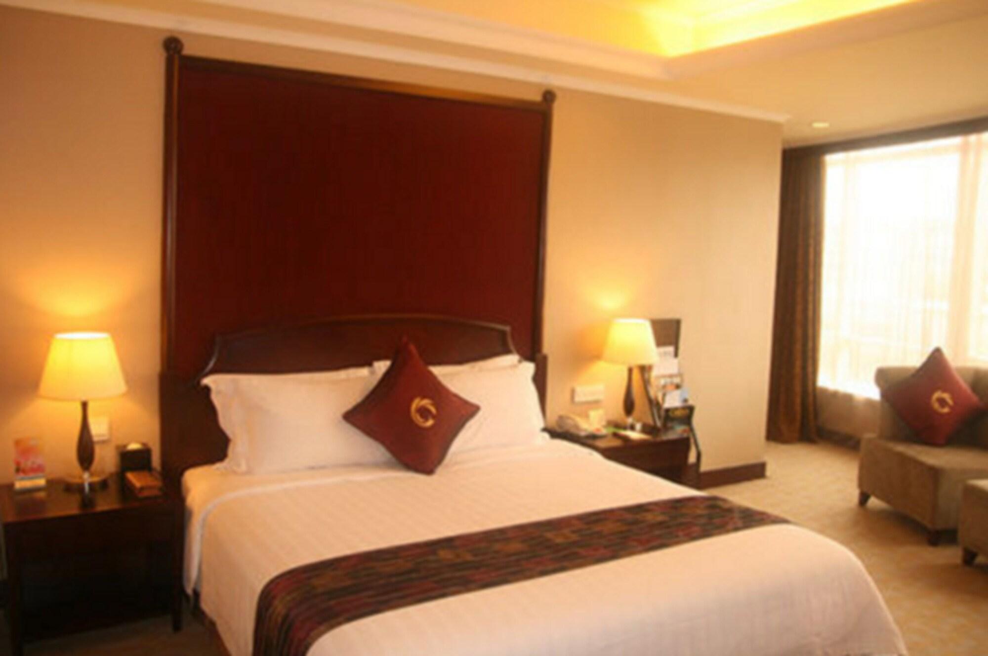 The Royal Marina Plaza Hotel Guangzhou Bagian luar foto