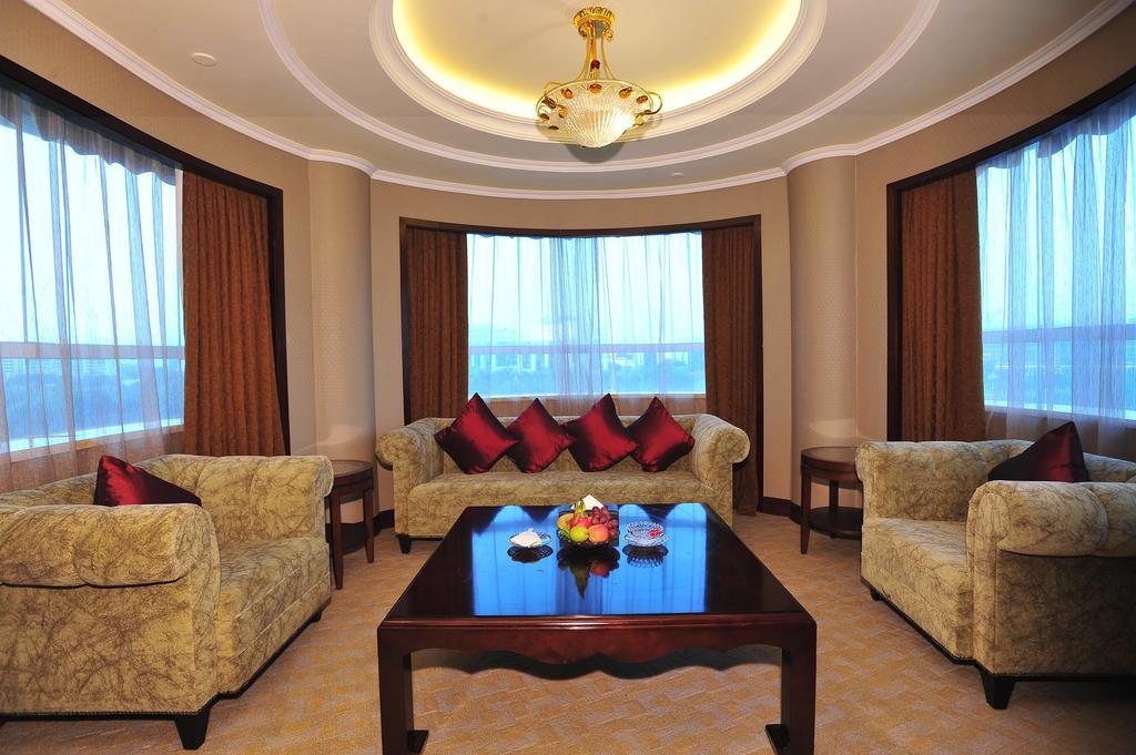 The Royal Marina Plaza Hotel Guangzhou Bagian luar foto