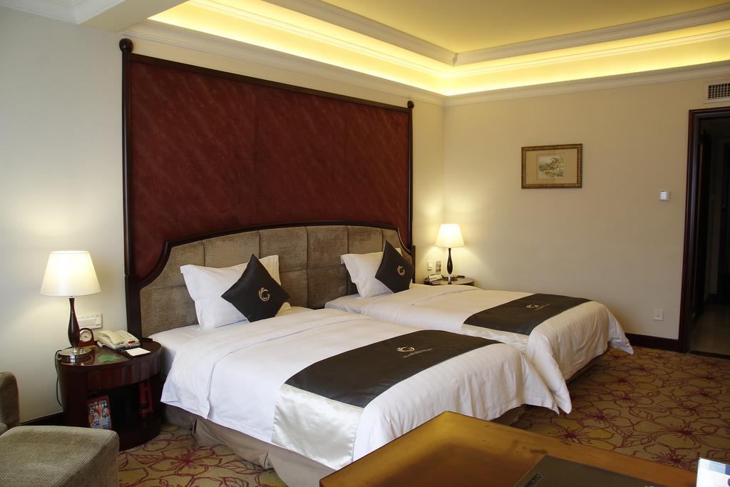 The Royal Marina Plaza Hotel Guangzhou Bagian luar foto