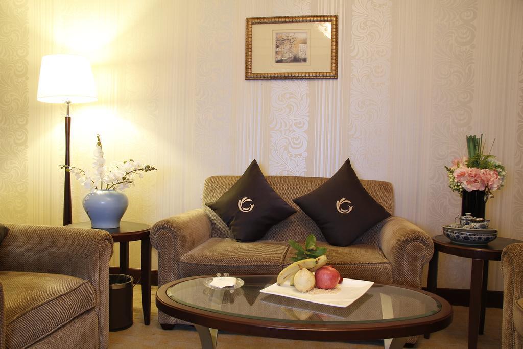 The Royal Marina Plaza Hotel Guangzhou Bagian luar foto