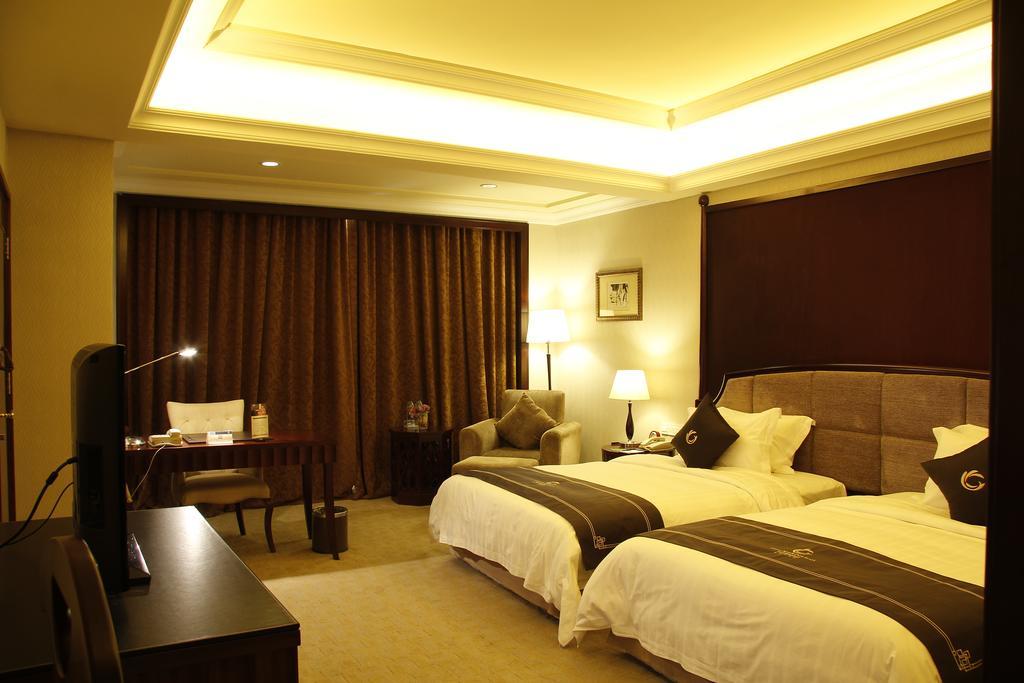 The Royal Marina Plaza Hotel Guangzhou Bagian luar foto