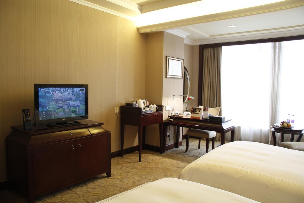 The Royal Marina Plaza Hotel Guangzhou Bagian luar foto