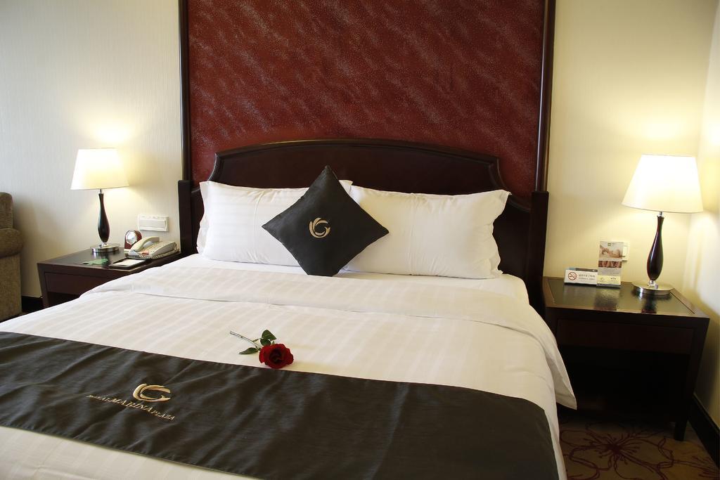 The Royal Marina Plaza Hotel Guangzhou Bagian luar foto