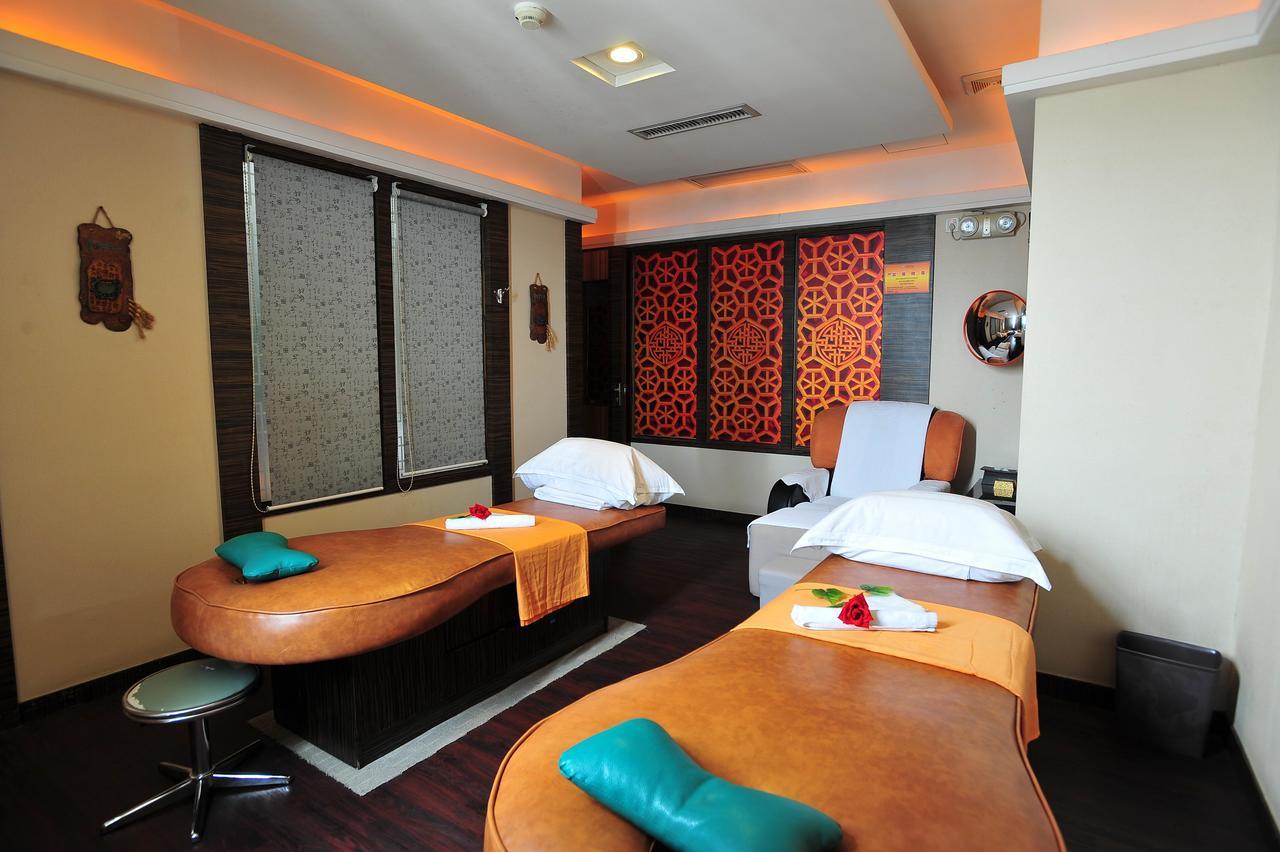 The Royal Marina Plaza Hotel Guangzhou Bagian luar foto
