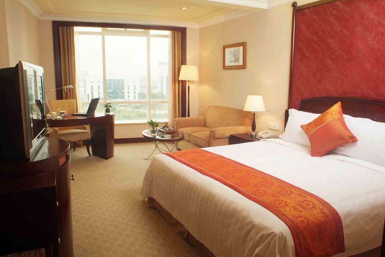 The Royal Marina Plaza Hotel Guangzhou Bagian luar foto