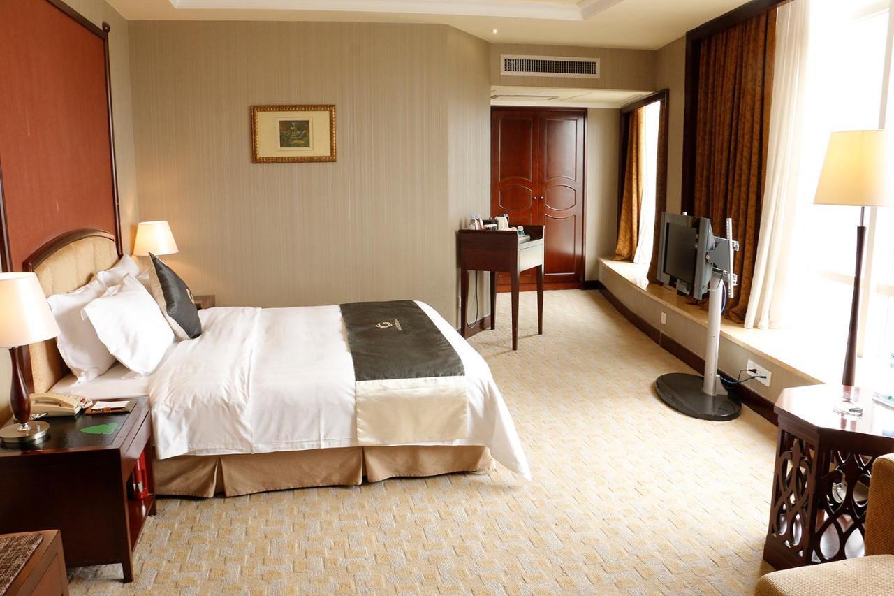 The Royal Marina Plaza Hotel Guangzhou Bagian luar foto