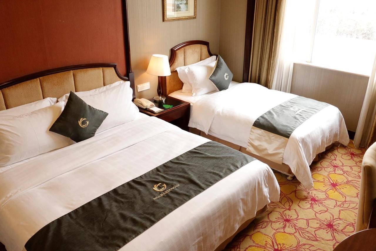 The Royal Marina Plaza Hotel Guangzhou Bagian luar foto