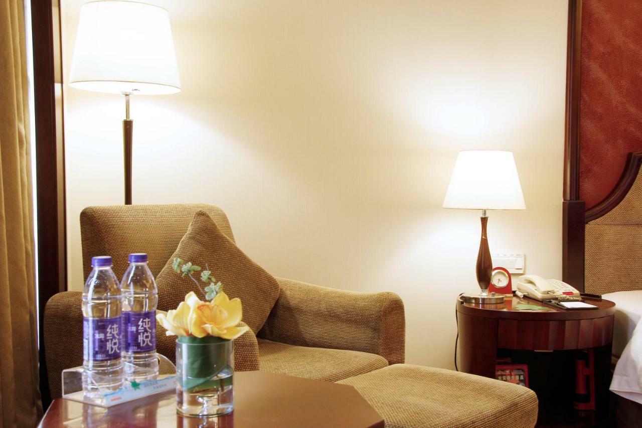 The Royal Marina Plaza Hotel Guangzhou Bagian luar foto