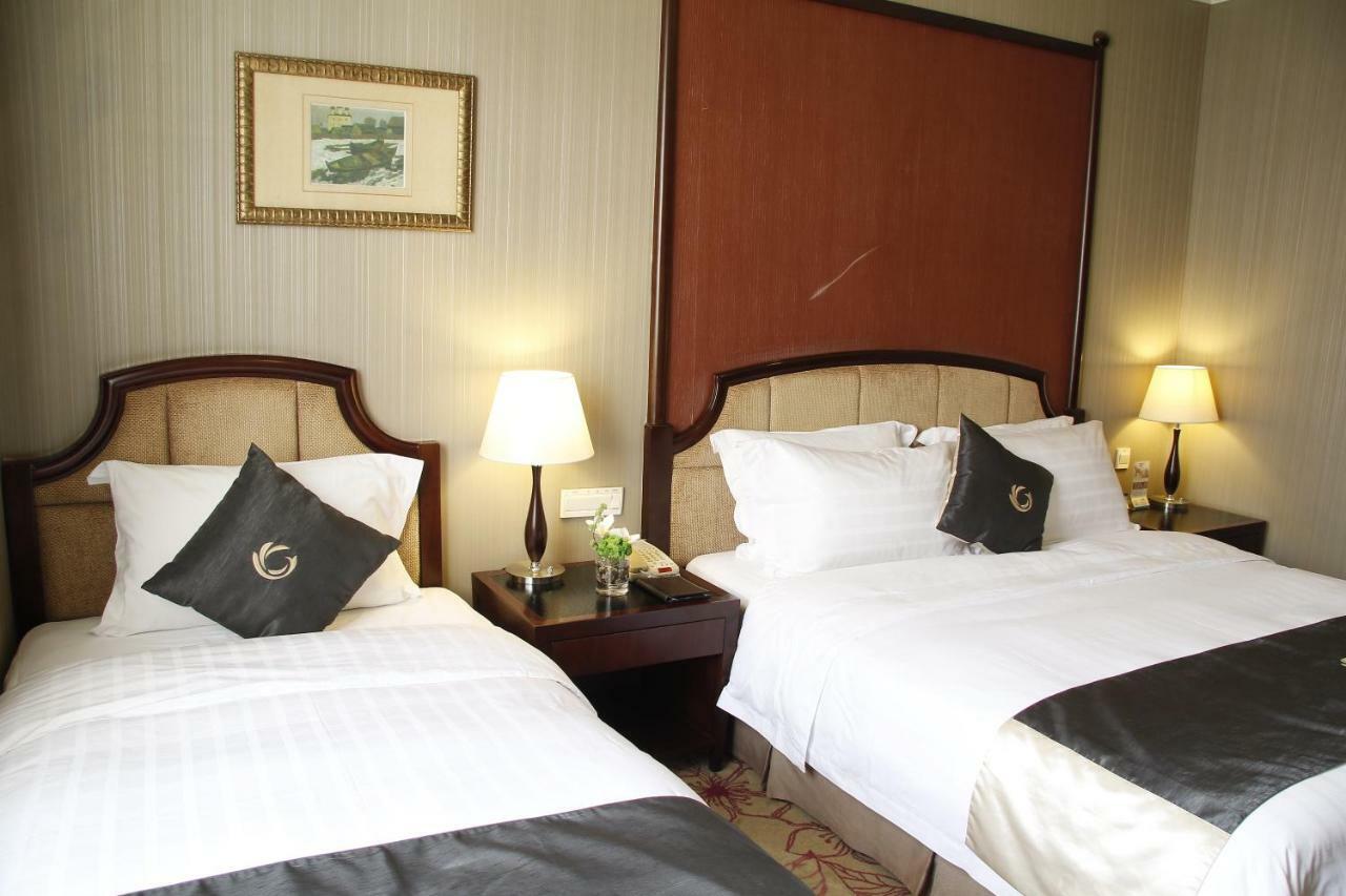 The Royal Marina Plaza Hotel Guangzhou Bagian luar foto
