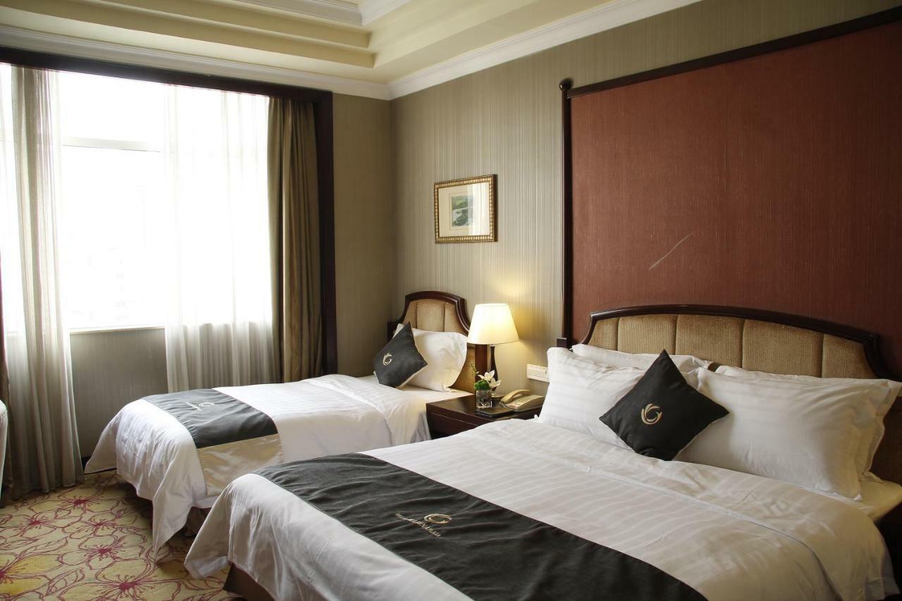 The Royal Marina Plaza Hotel Guangzhou Bagian luar foto